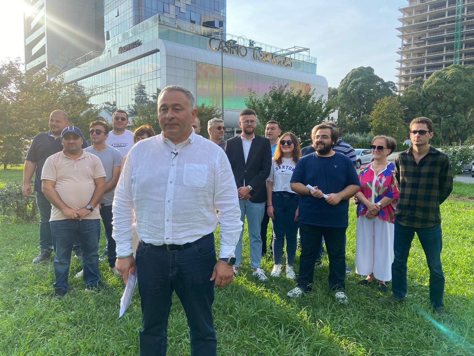 ელგუჯა ბაგრტიონი - მიხეილ სააკაშვილს განსაკუთრებულად უყვარს ბათუმი და აჭარა, სწორედ ამიტომ ივანიშვილმა გადაწყვიტა დაესაჯა მიშას აშენებული ბათუმი