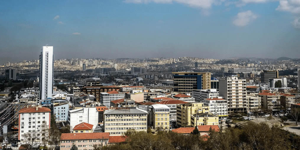 თურქეთის პარლამენტის შენობაში შესასვლელები და გასასვლელები დაიკეტა