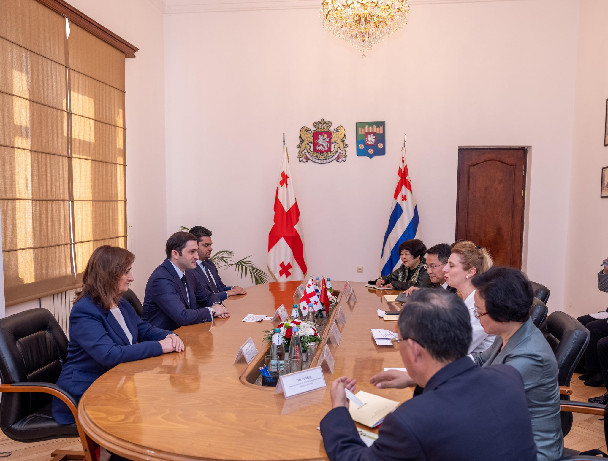 თორნიკე რიჟვაძე ჩინეთის სახალხო რესპუბლიკის სიჩუანის რეგიონის სამთავრობო დელეგაციის წევრებს შეხვდა