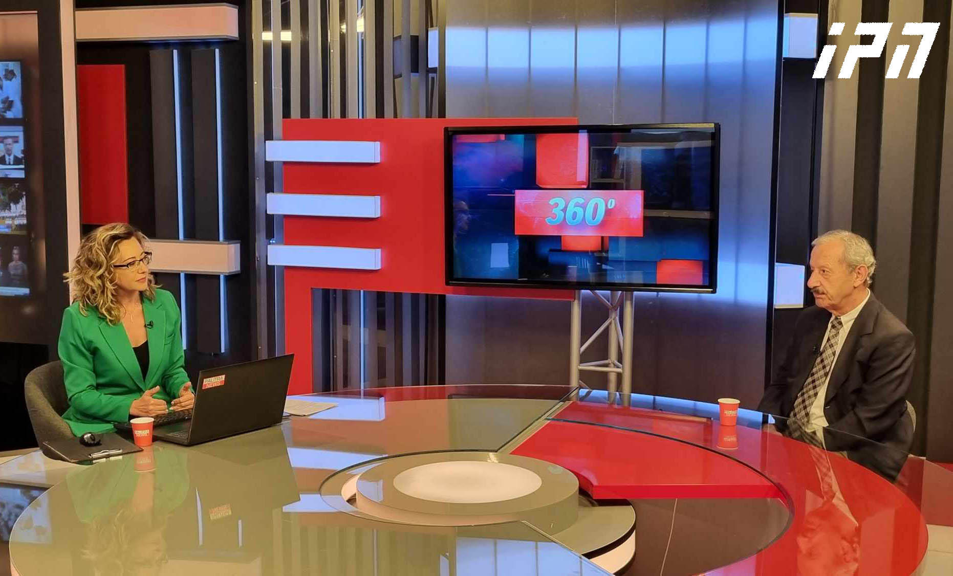 ვახტანგ ხმალაძე - პრეზიდენტი მივა თუ არა საკონსტიტუციო სასამართლოში, იმ ვითარებას არ ცვლის, რომ მოპასუხე ის იქნება - პრეზიდენტი ან თავად მივა, ან წარმომადგენელს გაგზავნის, თუ თავად მივიდა, ორივეს შეეძლება პროცესზე გამოსვლა