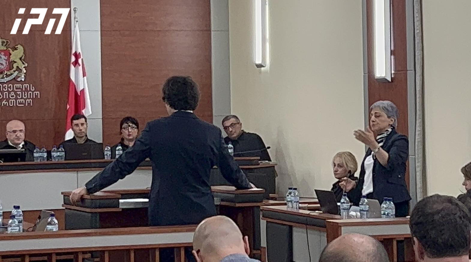 ირაკლი კობახიძე - მიგვაჩნია, რომ პრეზიდენტმა უხეშად, განზრახ დაარღვია საქართველოს კონსტიტუცია - ის ძირეულად დაუპირისპირდა მმართველობის არსებულ სისტემას და საუბარი, რომ „კონსტიტუცია ფორმალურად დაირღვა“, არაევროპული დამოკიდებულებაა