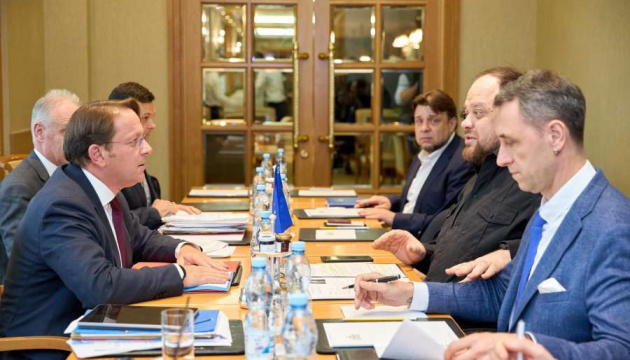 რუსლან სტეფანჩუკმა ევროკომისარ ოლივერ ვარჰეისთან ევროკომისიის რეკომენდაციების შესრულების პროცესი განიხილა