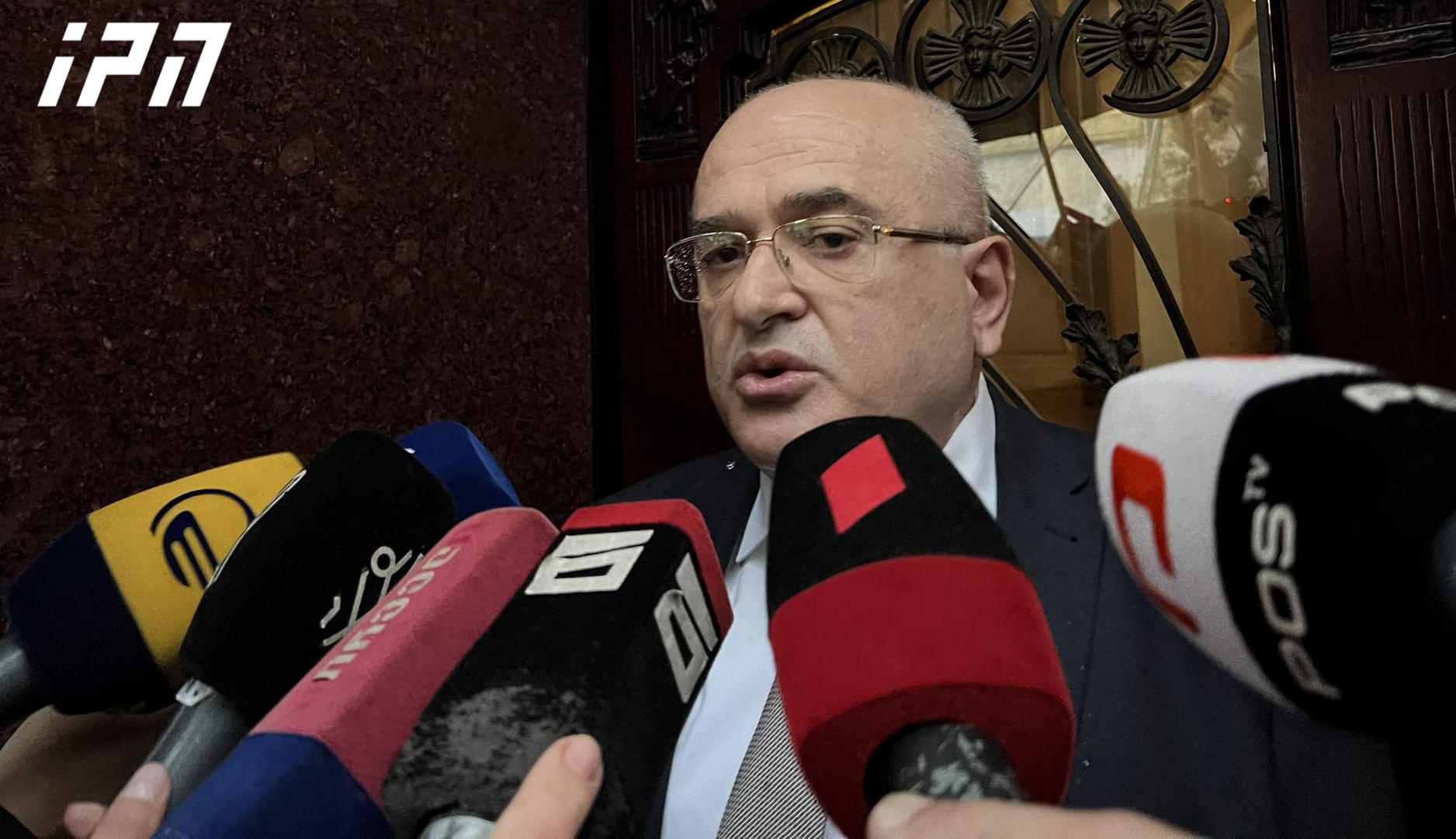 საკონსტიტუციო სასამართლოს თავმჯდომარე - სასამართლო უფლებამოსილია განჩინებით დაადგინოს ხვალინდელ სხდომაზე პრეზიდენტის გამოცხადება - პრეზიდენტის არგამოცხადება ხელს შეგვიშლის სრულყოფილ განხილვაში