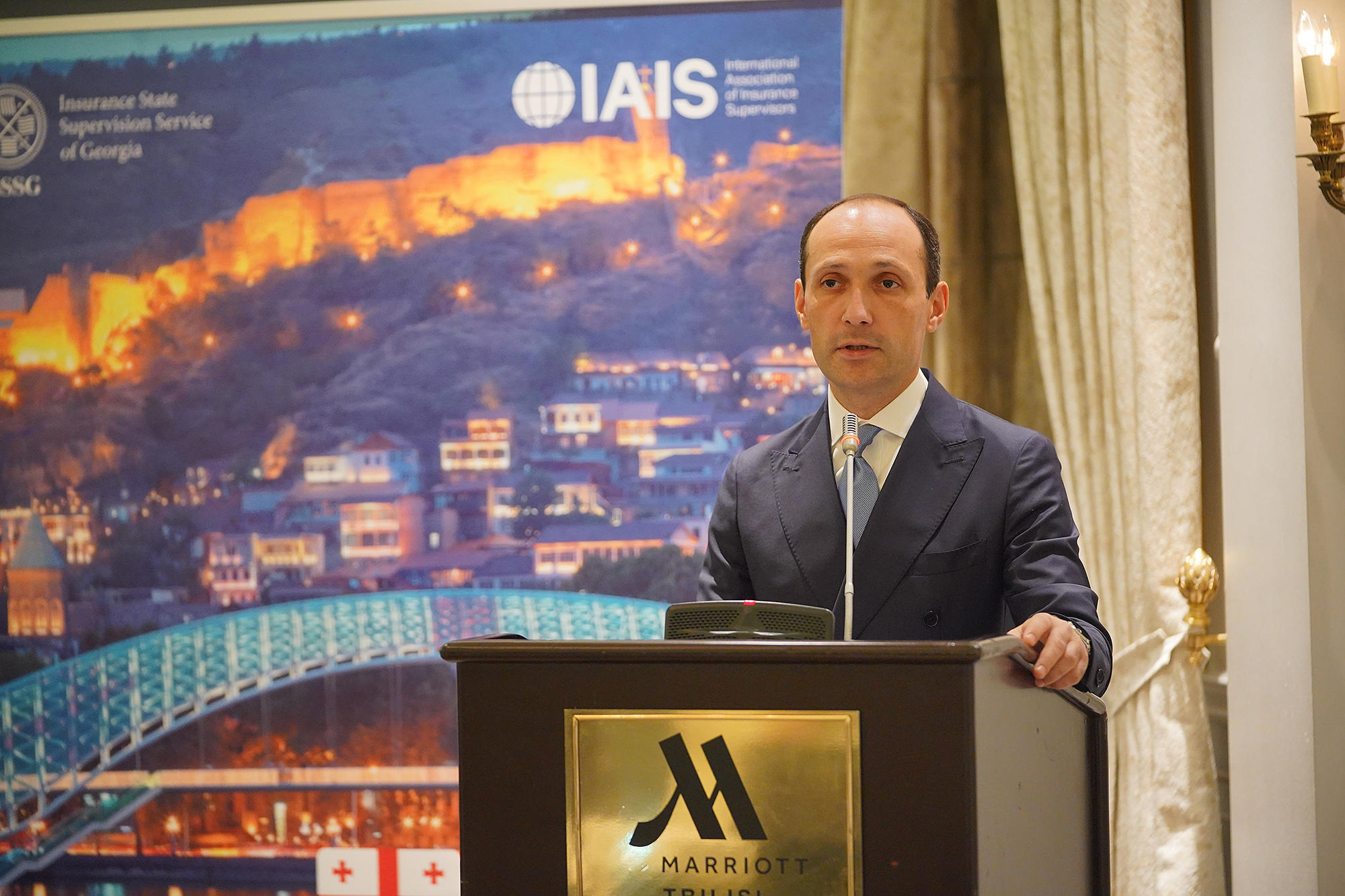 ლევან დავითაშვილი დაზღვევის ზედამხედველთა საერთაშორისო ასოციაციის რეგიონული სემინარის გახსნაში მონაწილეობდა