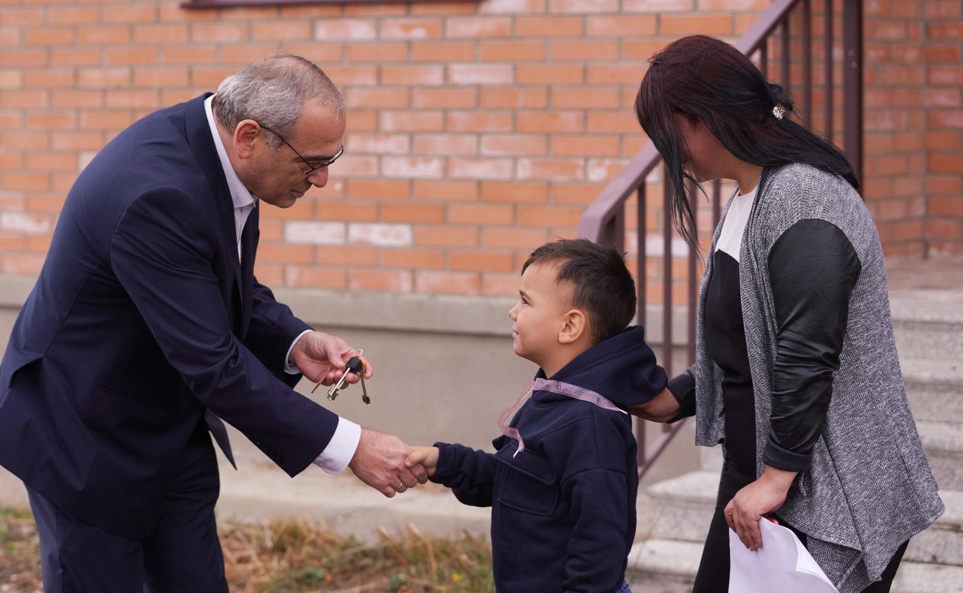 გორის მუნიციპალიტეტის სოფელ ძევერაში დევნილ ოჯახებს სახლები გადაეცათ