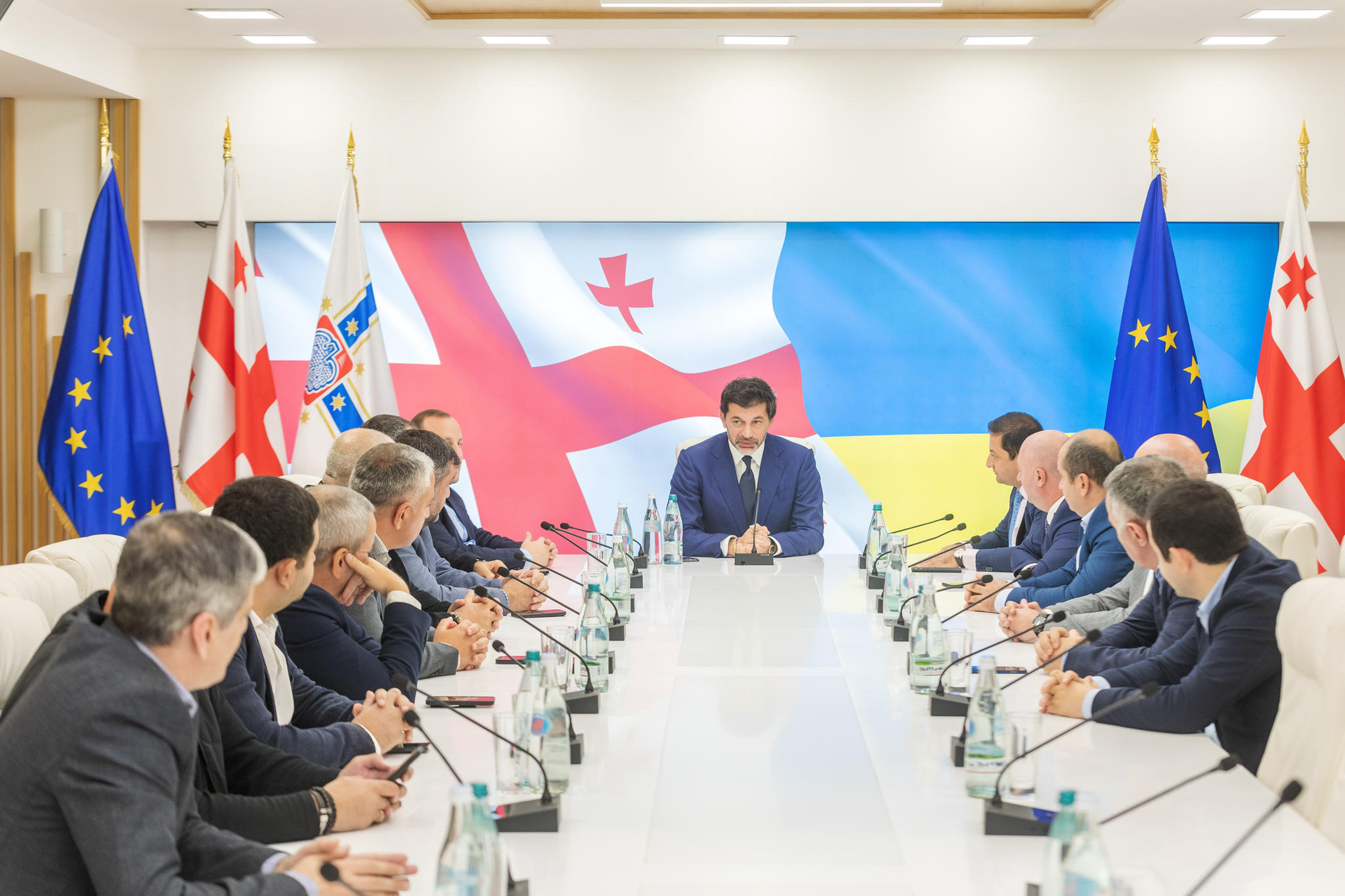 „საქსტატის“ წარმომადგენლებმა თბილისის მერთან და რაიონების გამგებლებთან შეხვედრა გამართეს