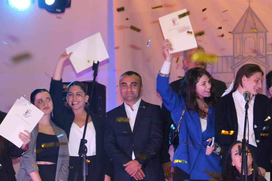 გარდაბნის მუნიციპალიტეტისგან მაღალი აკადემიური მოსწრების მქონე ოქროსა და ვერცხლის მედალოსნებმა ფულადი ჯილდო მიიღეს