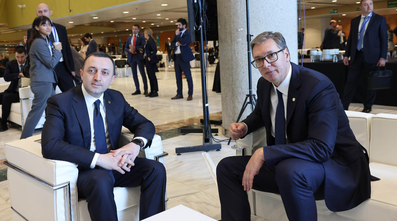 პრემიერ-მინისტრი სერბეთის რესპუბლიკის პრეზიდენტ ალექსანდერ ვუჩიჩს შეხვდა