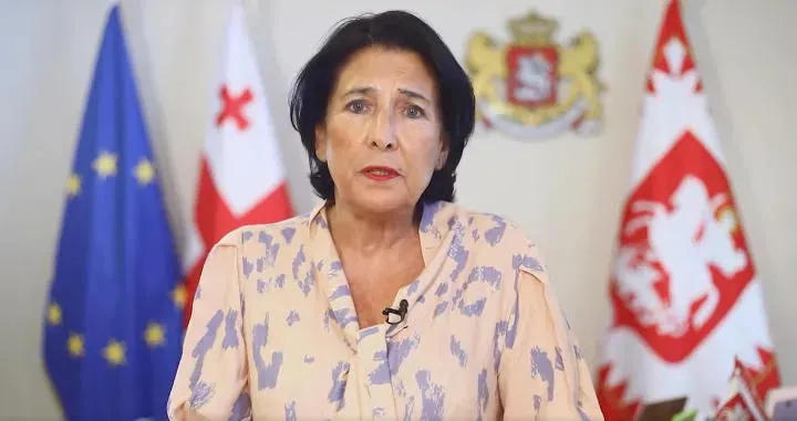 პრეზიდენტი რუსეთის საოკუპაციო ძალების მიერ საქართველოს მოქალაქის მკვლელობაზე - ქართულ სახელმწიფოებრიობაზე ეს  უხეში თავდასხმა კიდევ ერთხელ ამხელს "ერთმორწმუნე ძმის" ნამდვილ სახეს - მოვუწოდებ საერთაშორისო თანამეგობრობას, ცალსახად დაგმოს რუსეთის ქმედებები