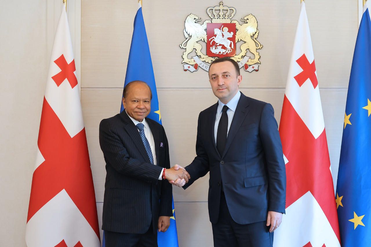 პრემიერ-მინისტრი კორპორაცია „ინდორამას" დამფუძნებელსა და თავმჯდომარეს - შრი პრაკაშ ლოჰიას შეხვდა