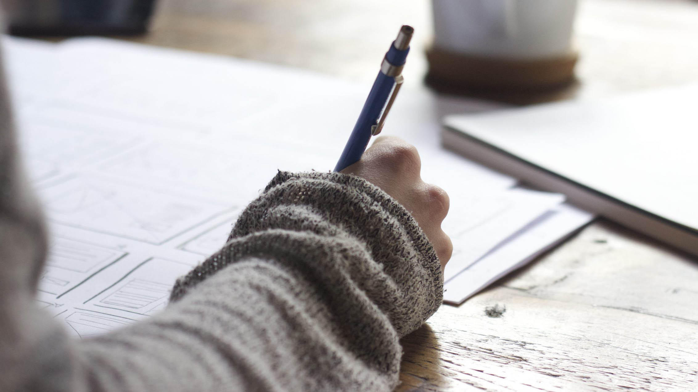 ადვოკატის განცხადებით, იმერეთის ერთ-ერთი სკოლის მოსწავლე ჩვენებაში აღნიშნავს, რომ სოციალურ ქსელში გავრცელებული წერილი, მისი დაწერილია, თუმცა თანატოლის მუქარით