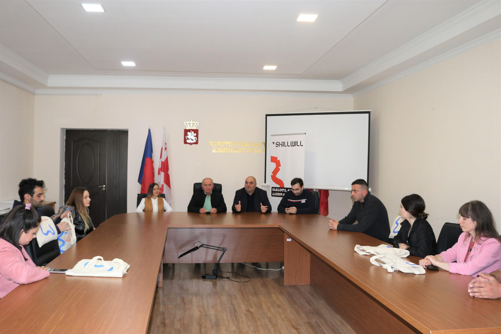 დედოფლისწყაროს მერიისა და Skillwill-ის თანამშრომლობის ფარგლებში, მუნიციპალიტეტში მცხოვრები ახალგაზრდები Skillwill-ში სრული დაფინანსებით სწავლობენ