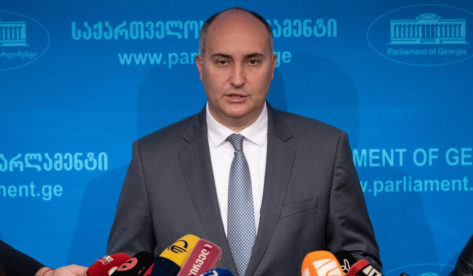 თავდაცვის მინისტრი საქართველოს კათოლიკოს პატრიარქს დაბადების დღეს ულოცავს