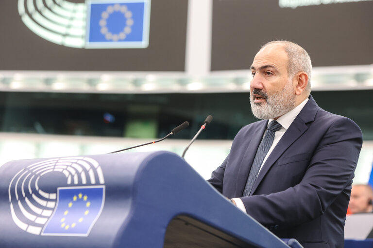 ნიკოლ ფაშინიანი აცხადებს, რომ სომხეთი მზადაა, წლის ბოლომდე აზერბაიჯანთან სამშვიდობო ხელშეკრულებას მოაწეროს ხელი, ასევე, ახლოს იყოს ევროკავშირთან „იმდენად, რამდენადაც ევროკავშირი შესაძლოდ ჩათვლის”