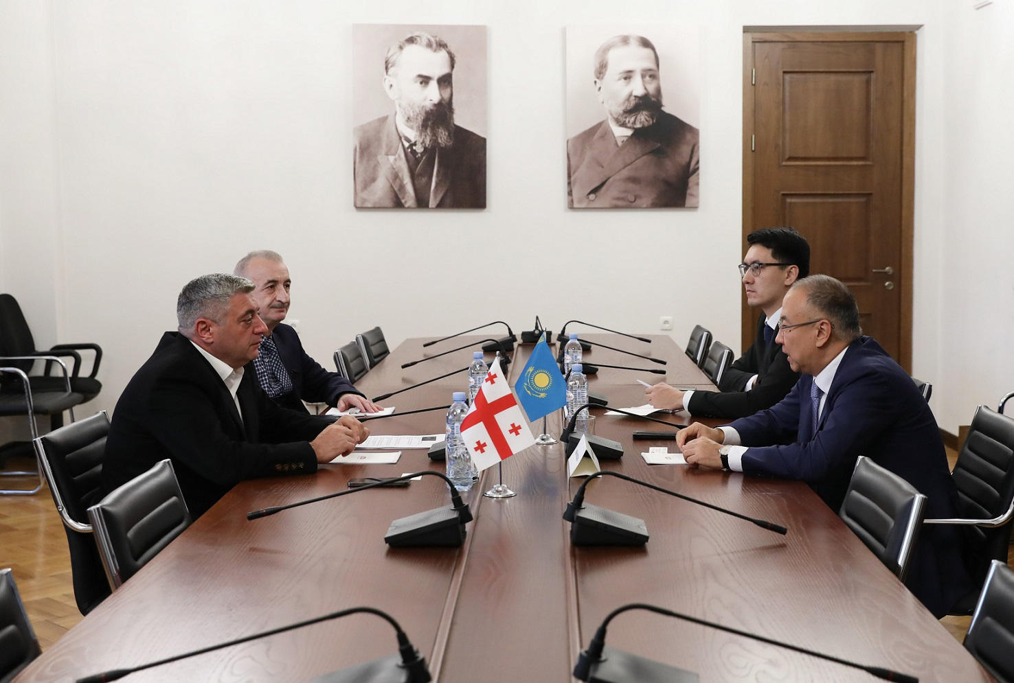 კახა კახიშვილი ყაზახეთის ელჩს შეხვდა