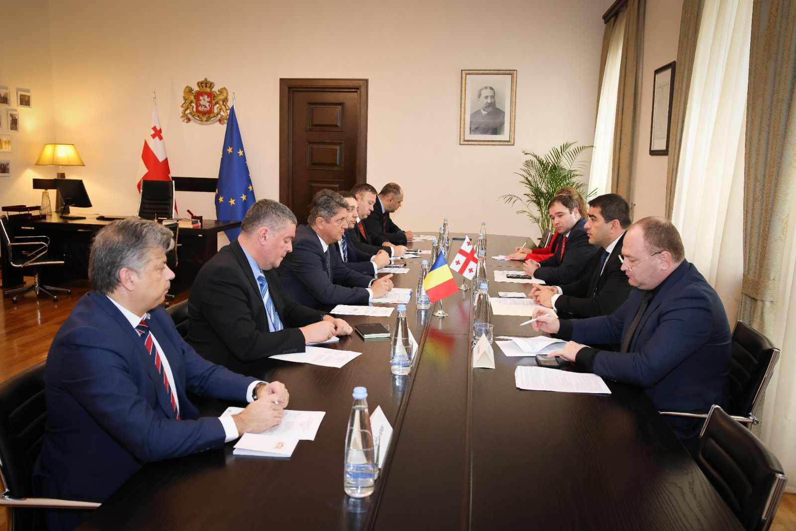 შალვა პაპუაშვილი რუმინეთის სენატის საგარეო საქმეთა კომიტეტის დელეგაციას შეხვდა