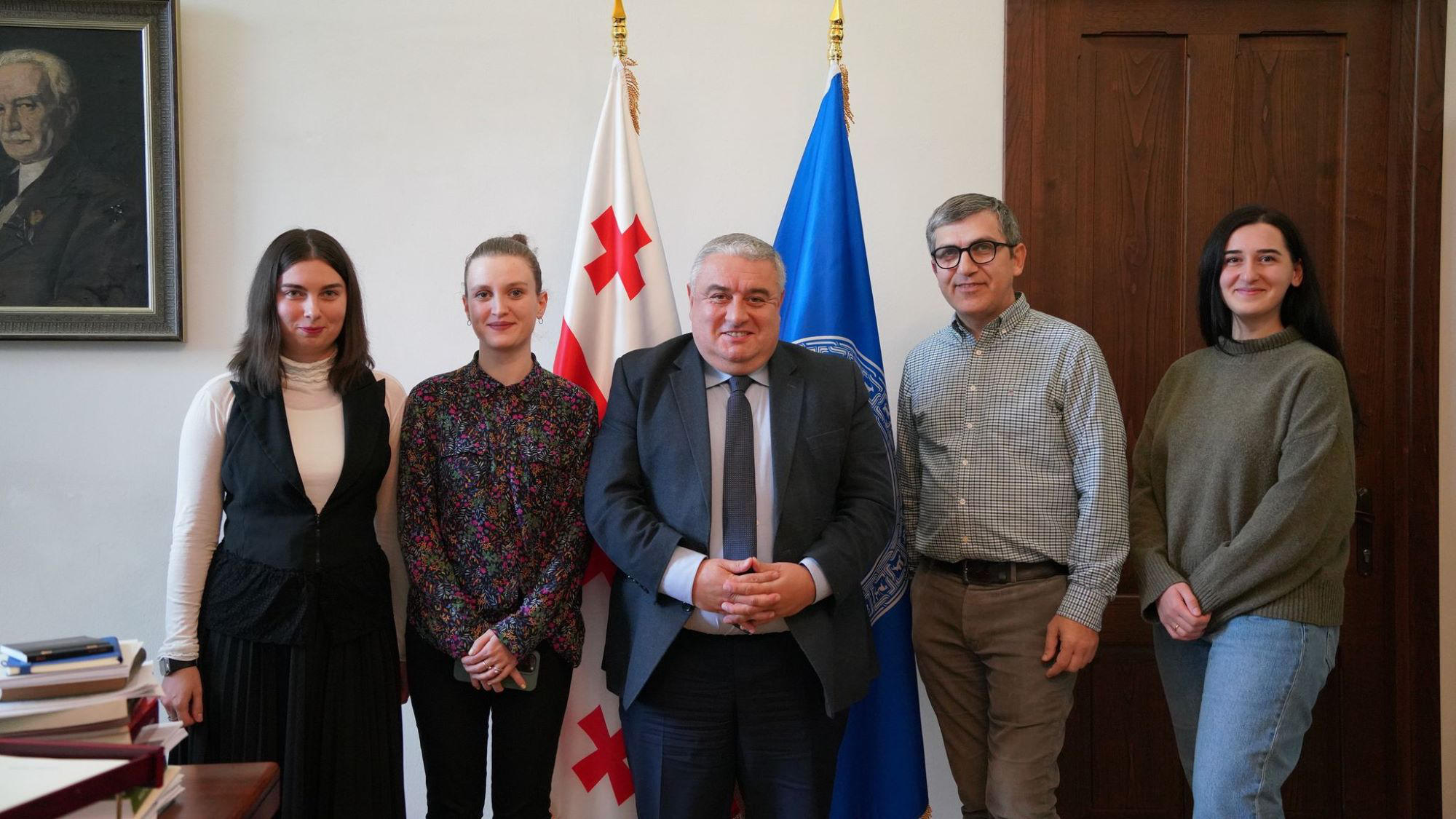 ჯაბა სამუშია ტეხასის უნივერსიტეტიდან დაბრუნებულ ახალგაზრდა მკვლევრებს შეხვდა