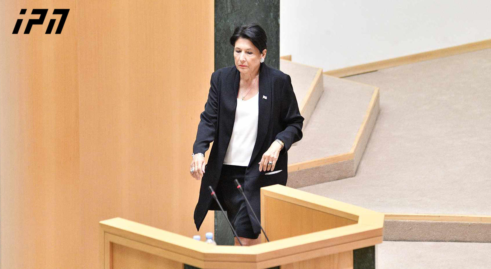 სალომე ზურაბიშვილი - როგორ გგონიათ, მე, ნიკო ნიკოლაძის შთამომავალი რამ უნდა შემაშინოს, თუნდაც პროკურატურის ხსენებამ? რამ უნდა მაიძულოს ეს ქვეყანა მივატოვო? - ამის იმედი ნუ გექნებათ