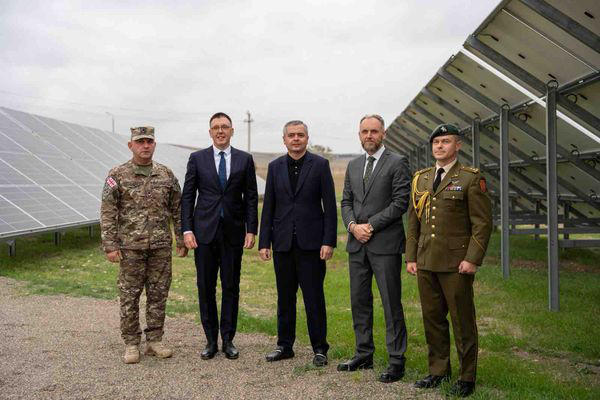 ლიეტუვის თავდაცვის მინისტრის მოადგილემ ვაზიანში მზის ენერგიის პანელები დაათვალიერა