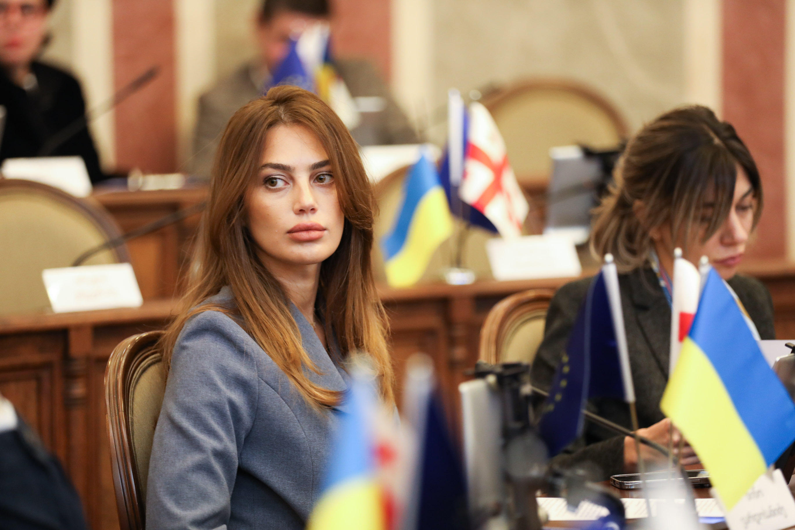 ნინო ვარდოსანიძე - ქალაქის სიმბოლიკა, რომელსაც დროშა და გერბი წარმოადგენს, ჰერალდიკის კანონიკას უნდა შეესაბამებოდეს