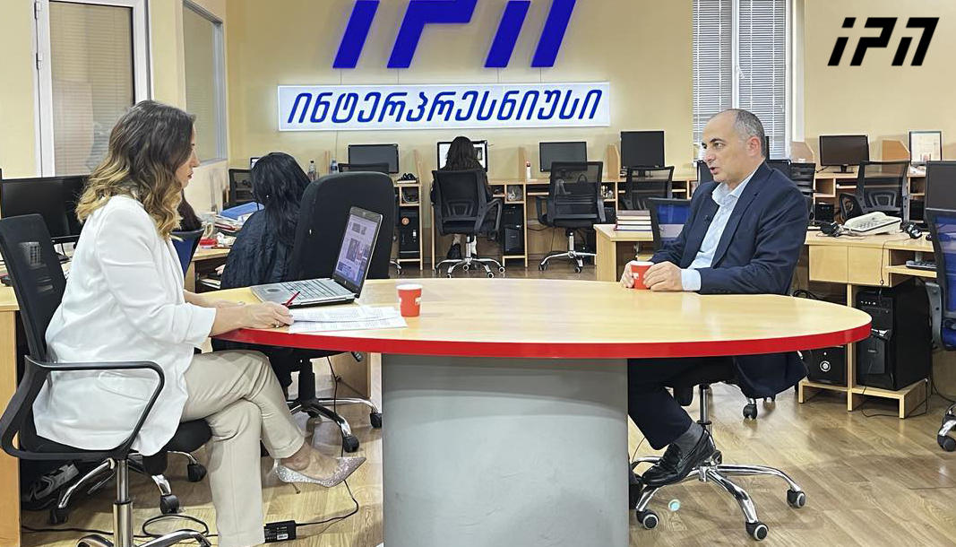 ზურაბ ბატიაშვილი - ლავროვი „ეროვნულ ინტერესებს“ ეძახის იმას, რაც საქართველოს ყველანაირად მიბმაა რუსეთზე - „3+3-ის“ ფორმატში მონაწილეობა იქამდე, ვიდრე ჩვენი ტერიტორიები ოკუპირებულია, საკუთარი ქვეყნის ღალატი იქნება