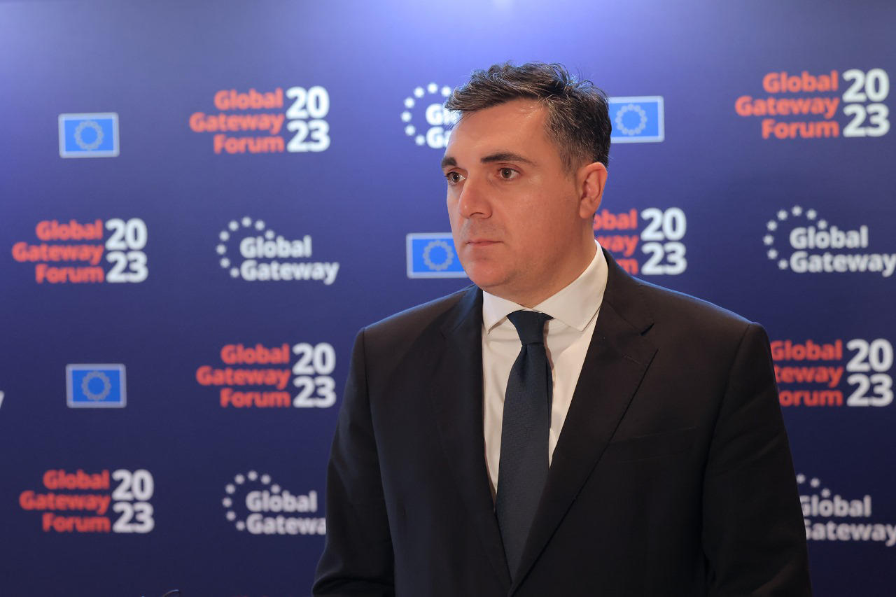 ილია დარჩიაშვილი „გლობალური კარიბჭის“ ფორუმზე - პრემიერი, როგორც ერთ-ერთი მთავარი მომხსენებელი, წარმოაჩენს საქართველოს ხედვას, როგორ გვესახება მომავალში მნიშვნელოვანი ინფრასტრუქტურული პროექტების განვითარება