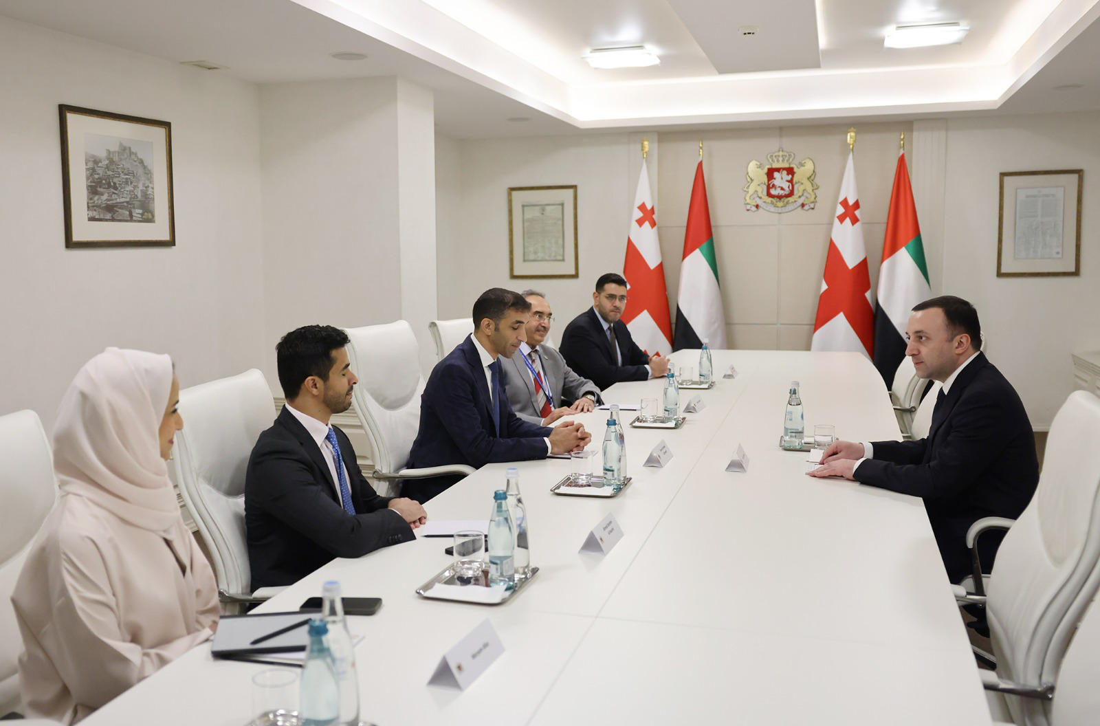 საქართველოს პრემიერ-მინისტრი საგარეო ვაჭრობის საკითხებში არაბეთის გაერთიანებული საამიროების სახელმწიფო მინისტრს შეხვდა