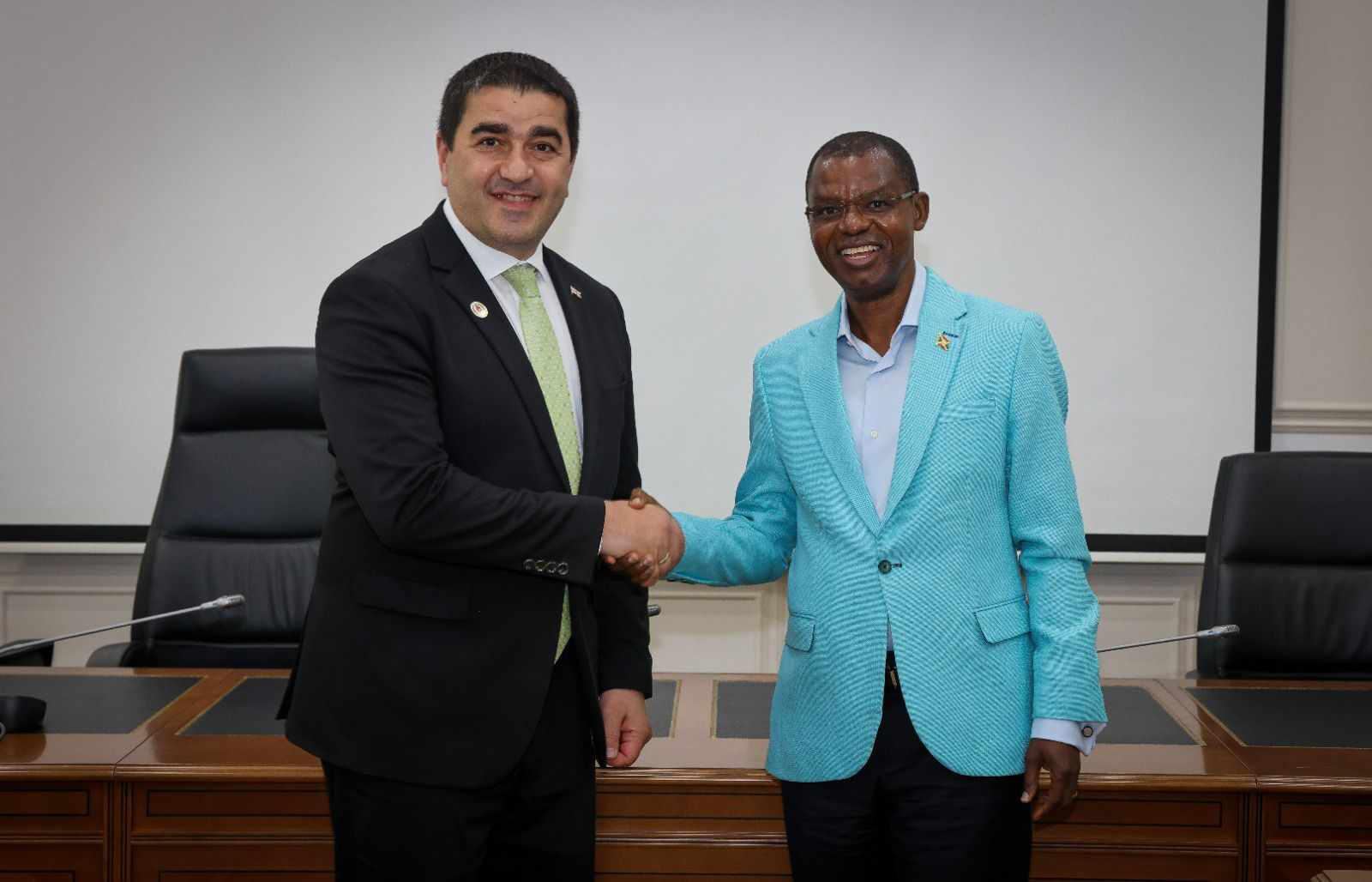 შალვა პაპუაშვილი ბურუნდის სენატის პრეზიდენტს შეხვდა