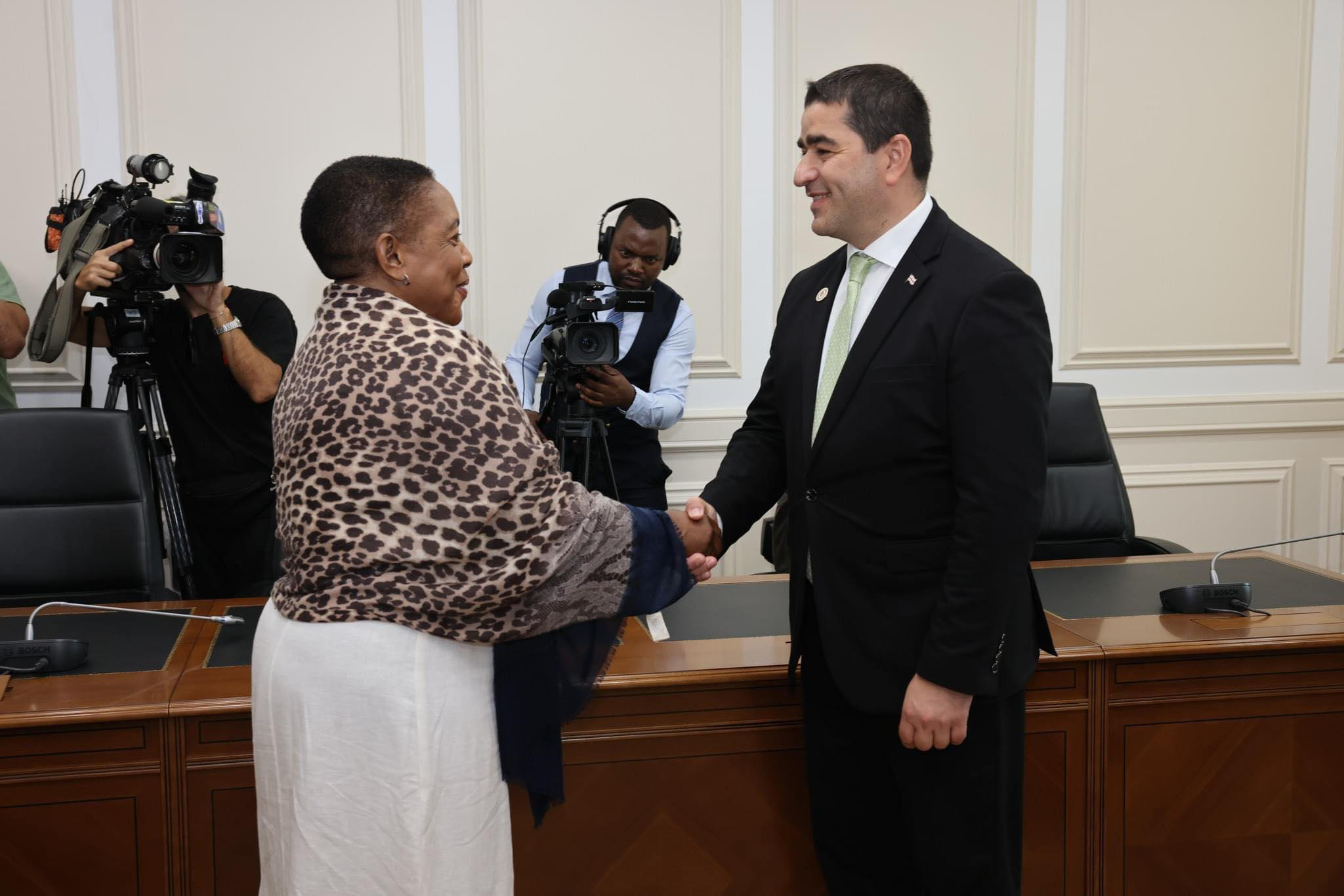 შალვა პაპუაშვილი ზამბიის პარლამენტის თავმჯდომარეს შეხვდა