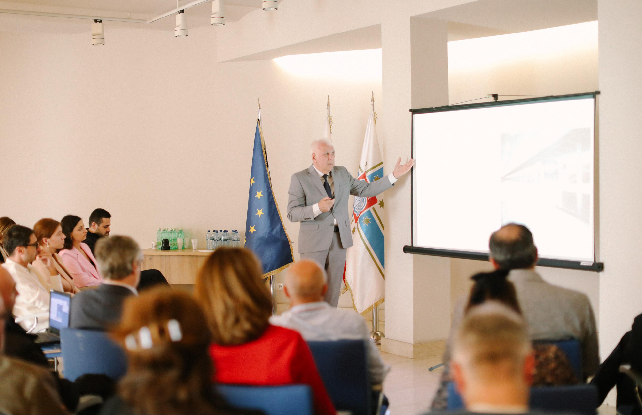 თბილისის საკრებულოს სატრანსპორტო საკითხთა კომისიის თავმჯდომარემ, შალვა ოგბაიძემ, ერთი წლის განმავლობაში გაწეული საქმიანობის ანგარიში წარადგინა