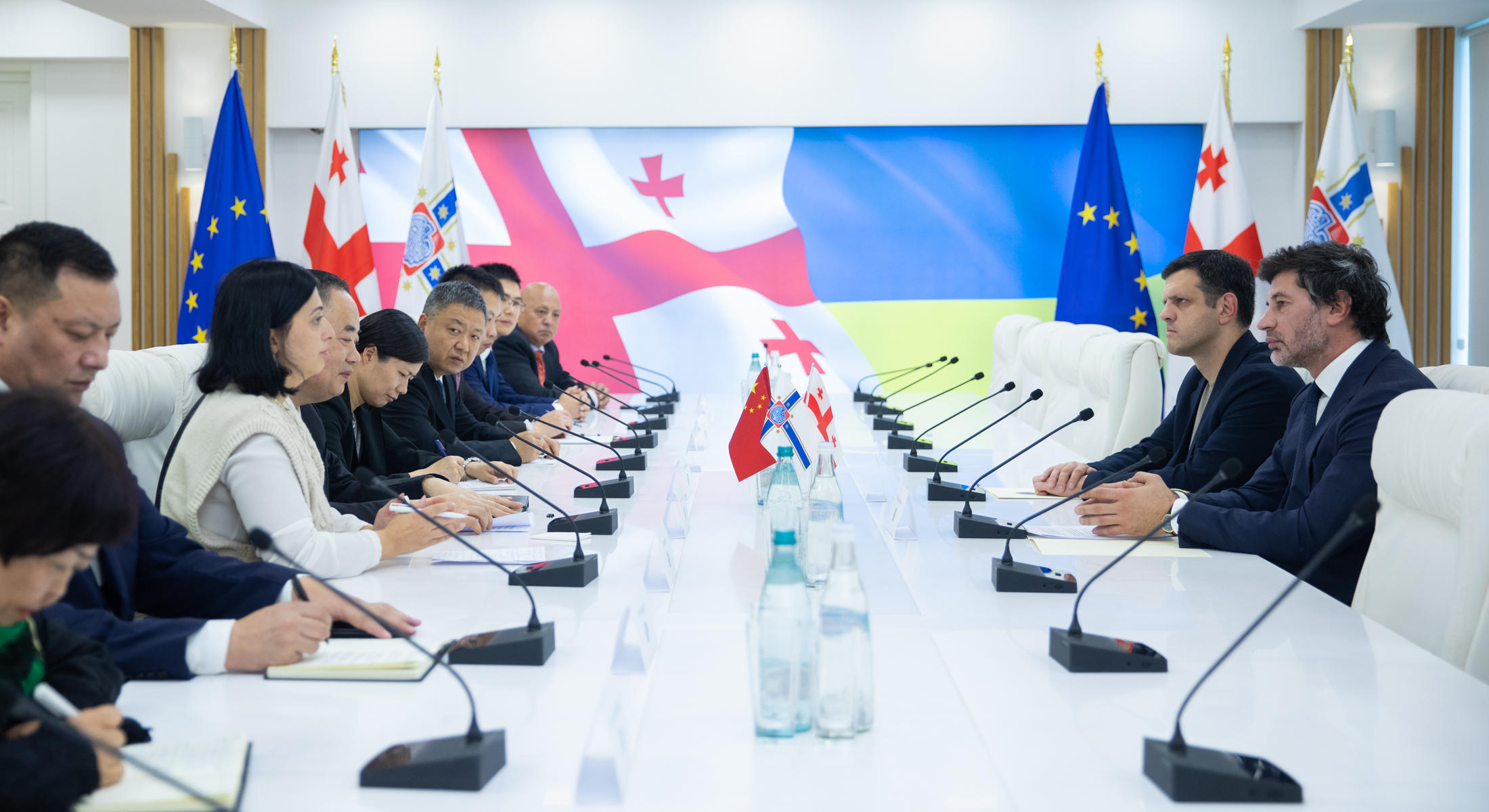 კახა კალაძე ჩინეთის პროვინცია სიჩუანის დელეგაციის წარმომადგენლებს შეხვდა