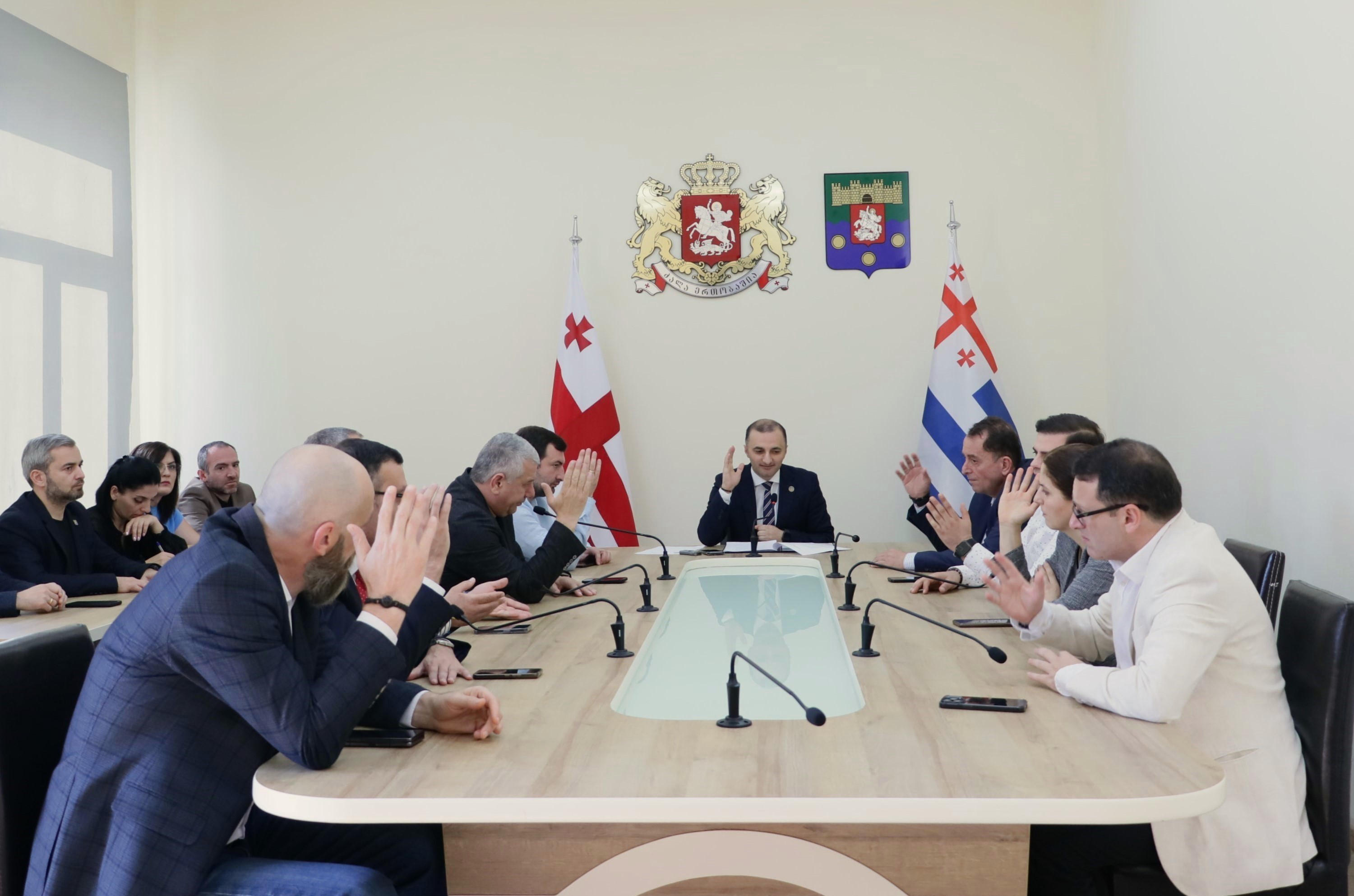 აჭარის უმაღლესი საბჭო, საქართველოს პარლამენტისთვის წარსადგენი საზოგადოებრივი მაუწყებლის სამეურვეო საბჭოს წევრობის მეურვეობის შვიდი კანდიდატიდან, ორს შეარჩევს