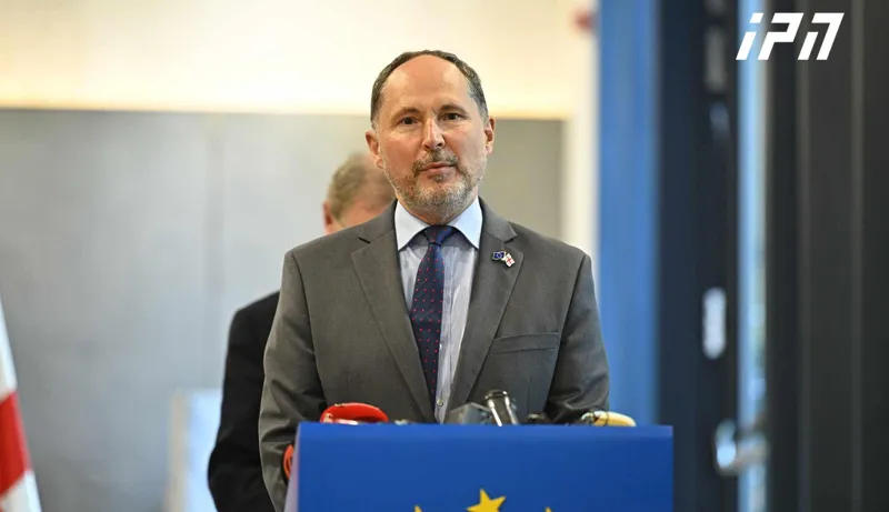 ევროკავშირის ელჩი - ნუ გაჩუმდებით! თუ ხედავთ ძალადობას სახლში, სექსუალურ შევიწროებას სამსახურში ან სიტყვიერ შეურაცხყოფას ინტერნეტში - ამის შესახებ შეატყობინეთ! - ეს არის საქართველოს მოსახლეობის პრობლემა