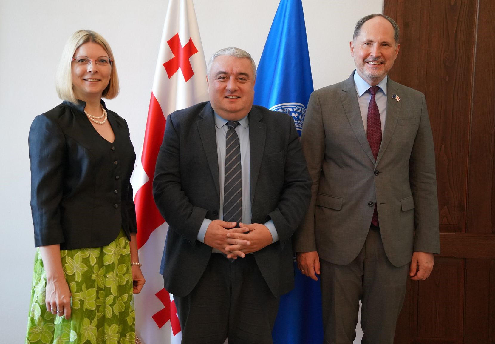 ჯაბა სამუშია ევროკავშირის ელჩსა და ვიძემეს გამოყენებით მეცნიერებათა უნივერსიტეტის რექტორს შეხვდა