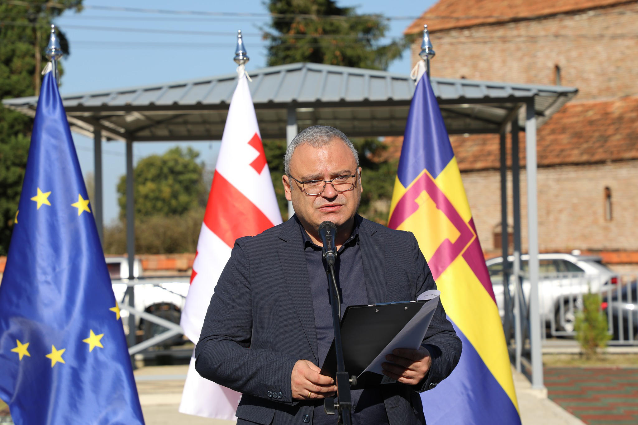 ზუგდიდის მერმა მამუკა წოწერიამ, საქმიანობის ერთი წლის ანგარიში მოსახლეობას ჩააბარა