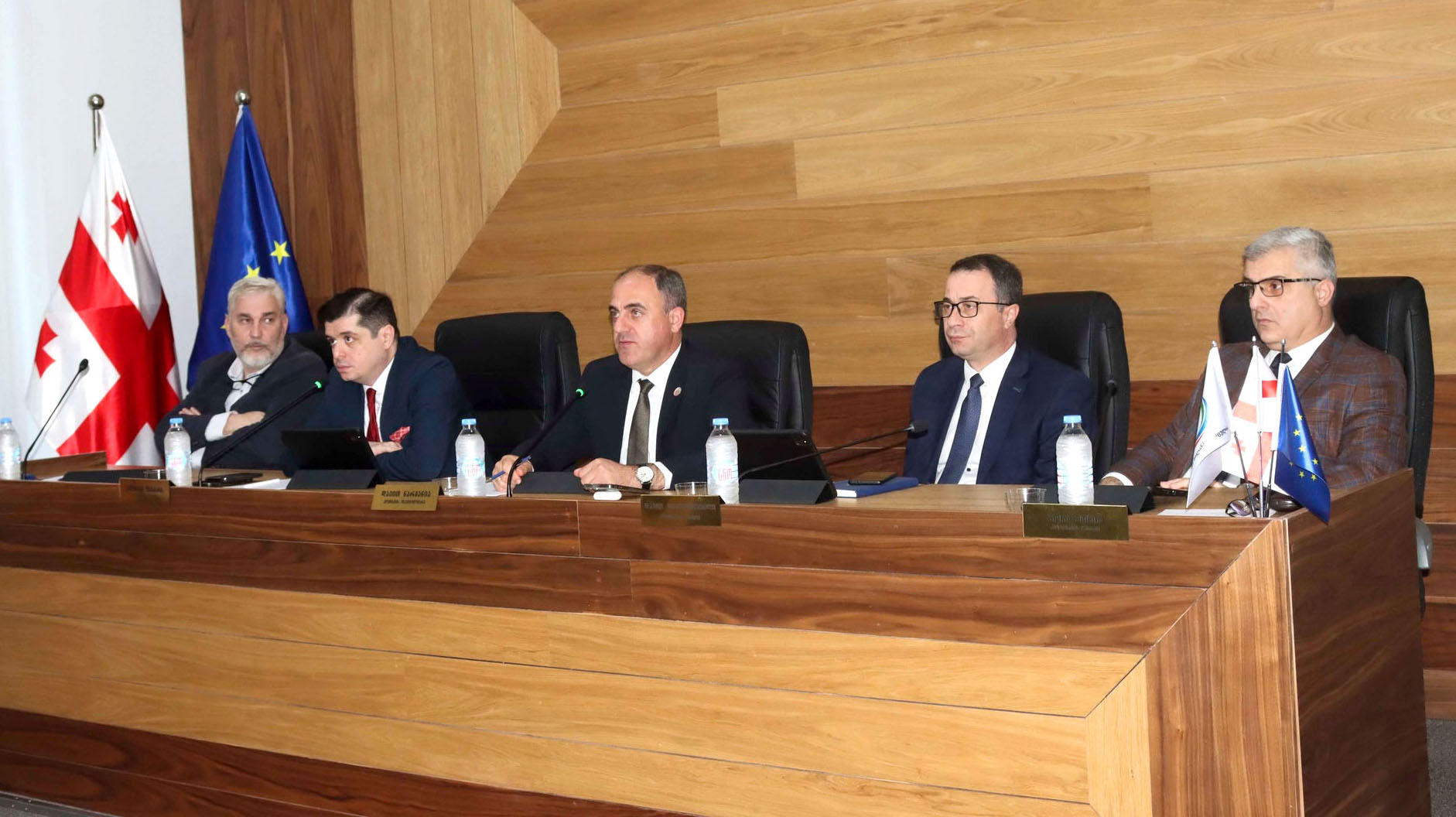 დავით ნარმანიამ სემეკში ISO სტანდარტით დადგენილი მოთხოვნების შესრულების შესახებ ანგარიში მოისმინა