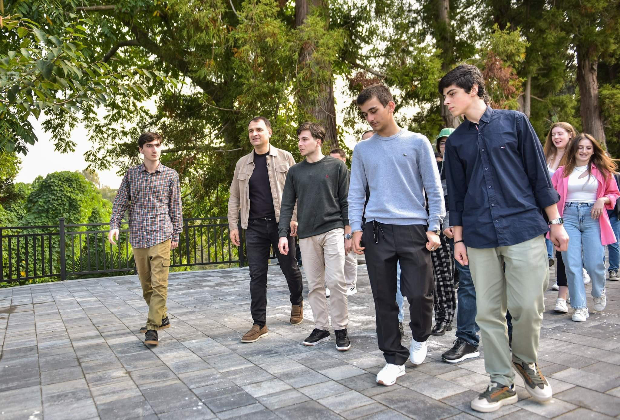 ბათუმის მერმა, არჩილ ჩიქოვანმა ახალგაზრდული საბჭოს წევრებთან შეხვედრა გამართა