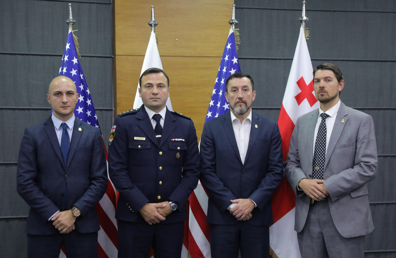 შსს-მ ამერიკაში არასრულწლოვანთა მიმართ სექსუალურ ძალადობასა და სხვა მძიმე დანაშაულებისთვის ბრალდებული და ინტერპოლის მიერ ძებნილი პირი დააკავა