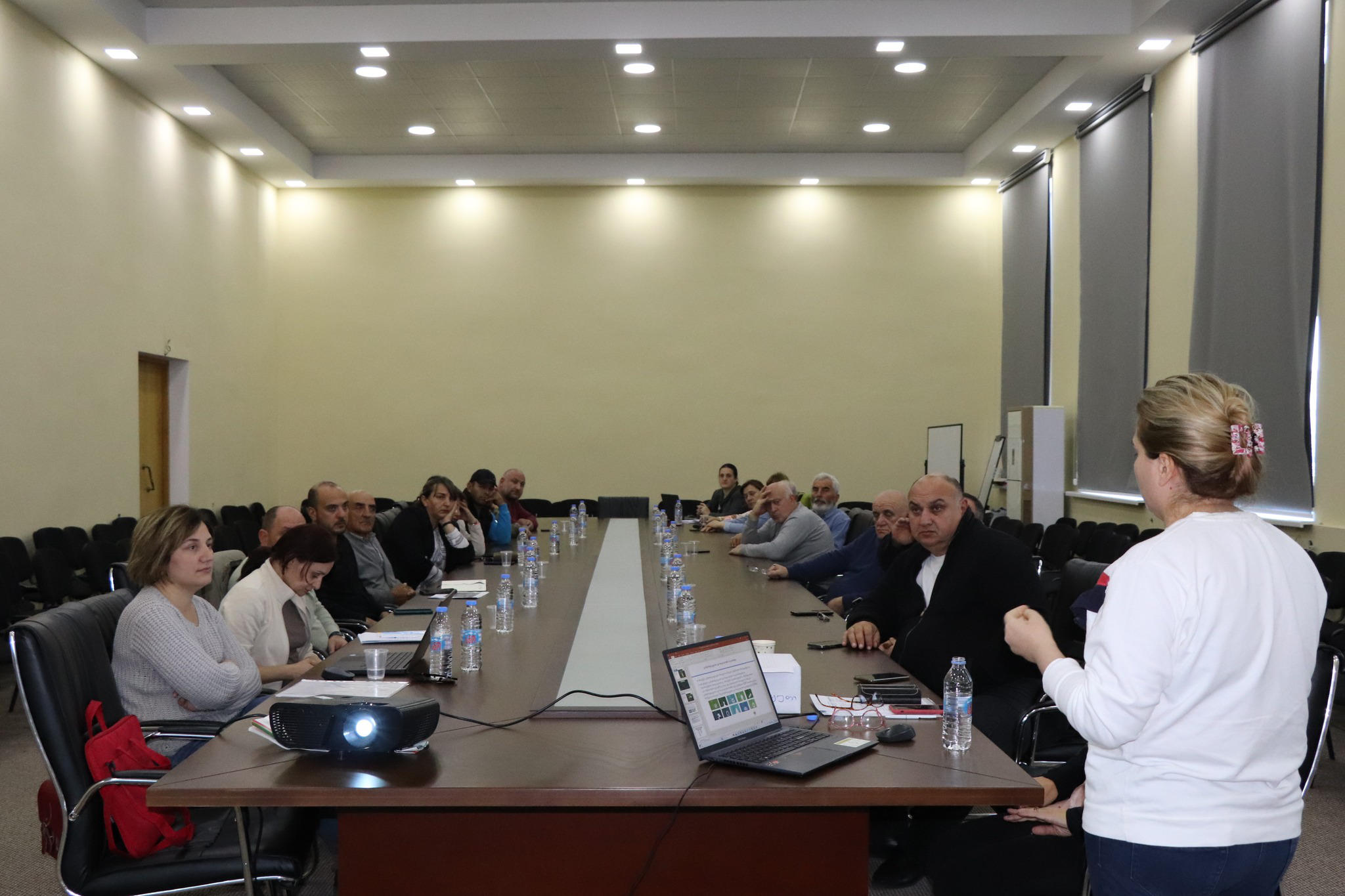 ხობის მუნიციპალიტეტის მერიაში „საქართველოს მდგრადი სოფლის მეურნეობის, ირიგაციის და მიწის პროექტთან” დაკავშირებით საკონსულტაციო შეხვედრა გაიმართა