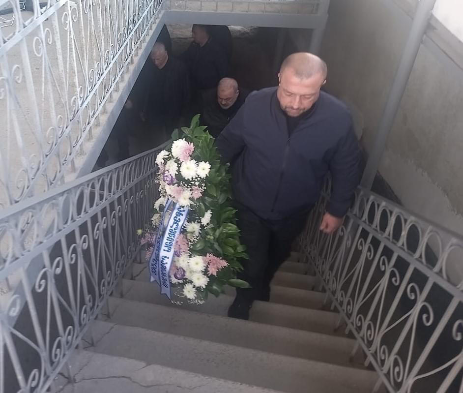 კობა კობალაძემ საოკუპაციო ძალის მიერ მოკლული თამაზ გინტურის ოჯახს მიუსამძიმრა