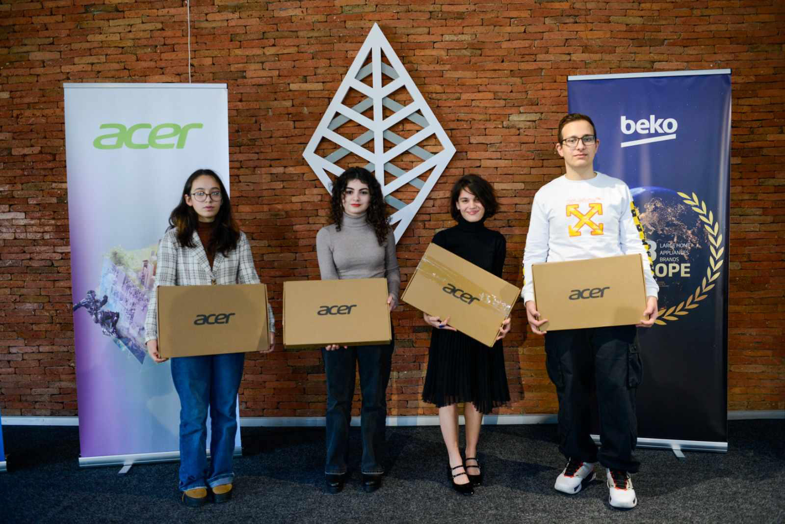 BEKO და Acer წარმატებული სტუდენტების მხარდასაჭერად გაერთიანდნენ