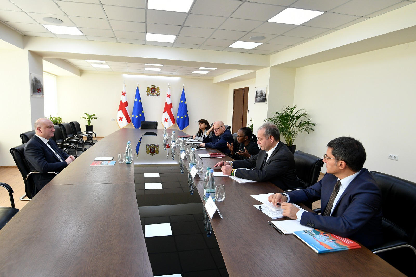 ზურაბ აზარაშვილი სამხრეთ კავკასიაში მსოფლიო ბანკის რეგიონულ დირექტორს, როლანდ პრაისს შეხვდა