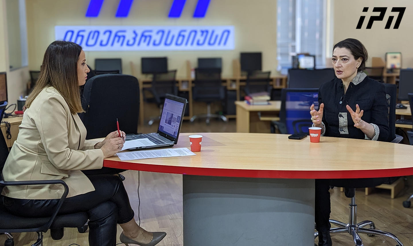 თაკო ჩარკვიანი - თამარ ჩარკვიანს ნათია მეზვრიშვილმა „ნაციონალურ მოძრაობაზე“ არაფერი უნდა უთხრას! სირცხვილია! -  მე რომ ქუჩაში ვიდექი, ადეიშვილის პროკურორი იყო