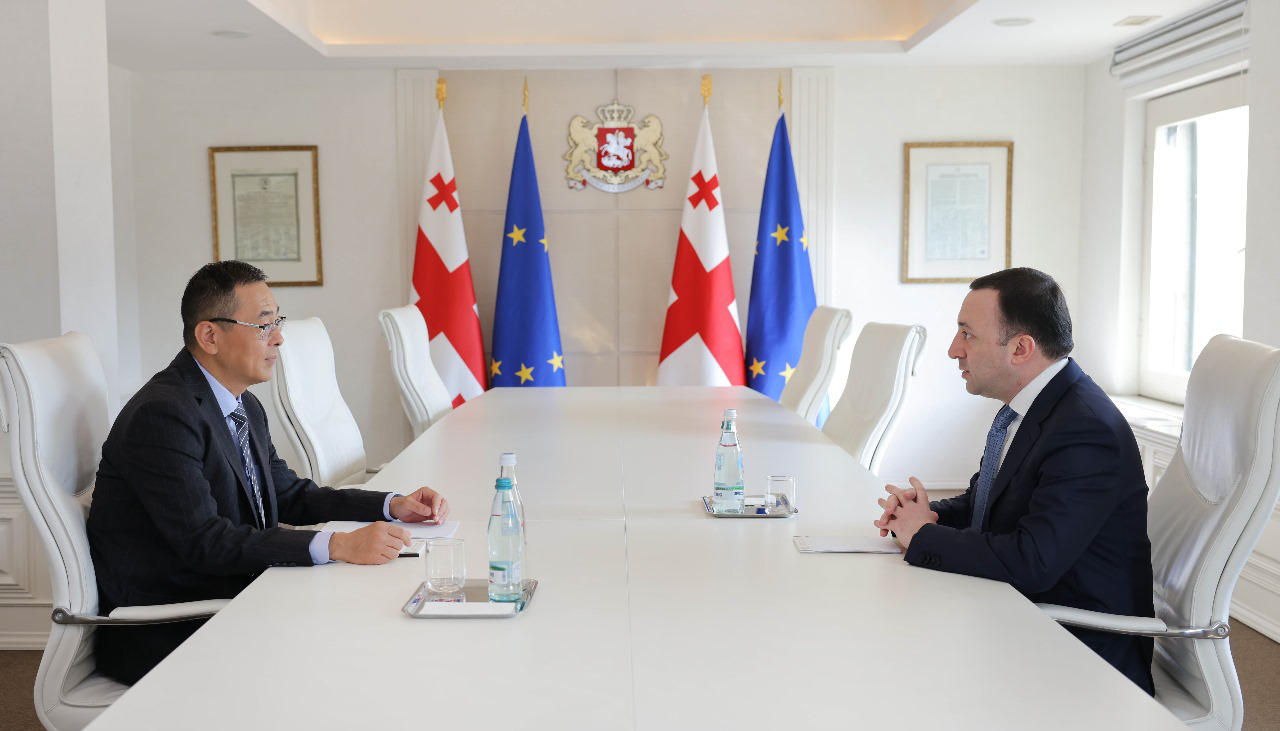 პრემიერი სალომე ზურაბიშვილის განცხადებას „შემაშფოთებელს“ უწოდებს და აცხადებს, რომ ის არ გამოხატავს მთავრობის განწყობას - ირაკლი ღარიბაშვილი, ასევე, იმედს გამოთქვამს, რომ პრეზიდენტის პოზიცია ჩინეთთან ურთიერთობს არ დააზიანებს