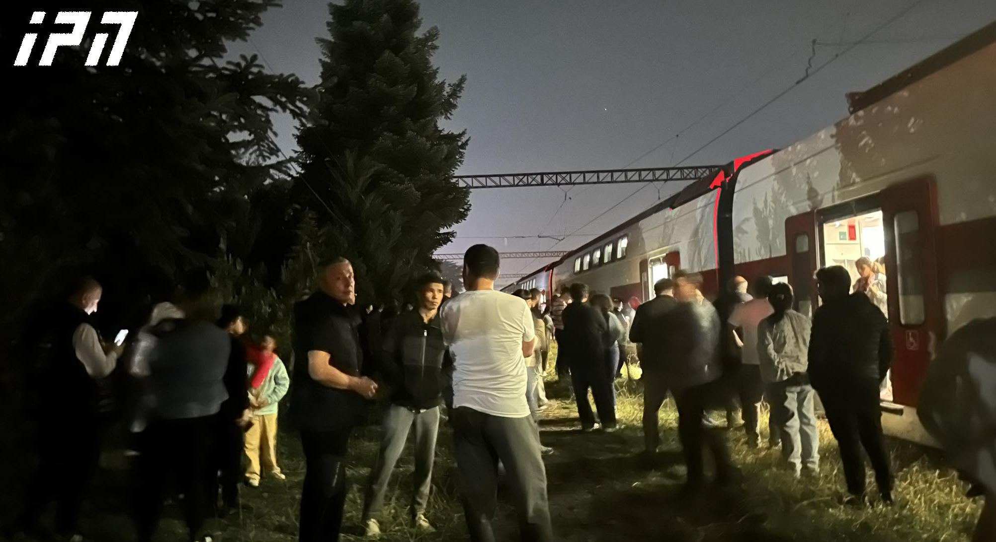 ბათუმი-თბილისის მიმართულებით მოძრავი მატარებელი ნახევარი საათია ქობულეთშია გაჩერებული