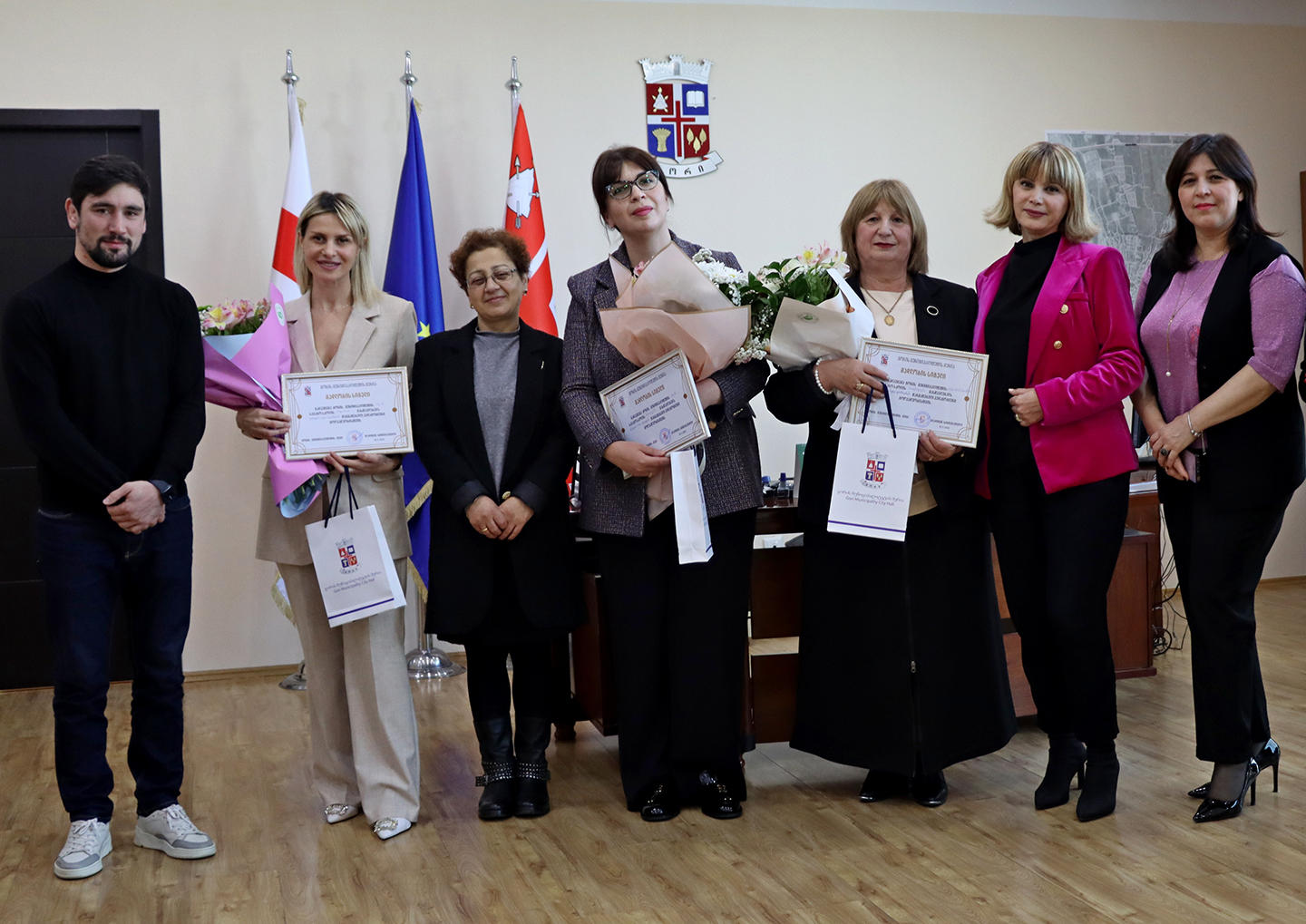 ვლადიმერ ხინჩეგაშვილი წარმატებულ პედაგოგებს შეხვდა