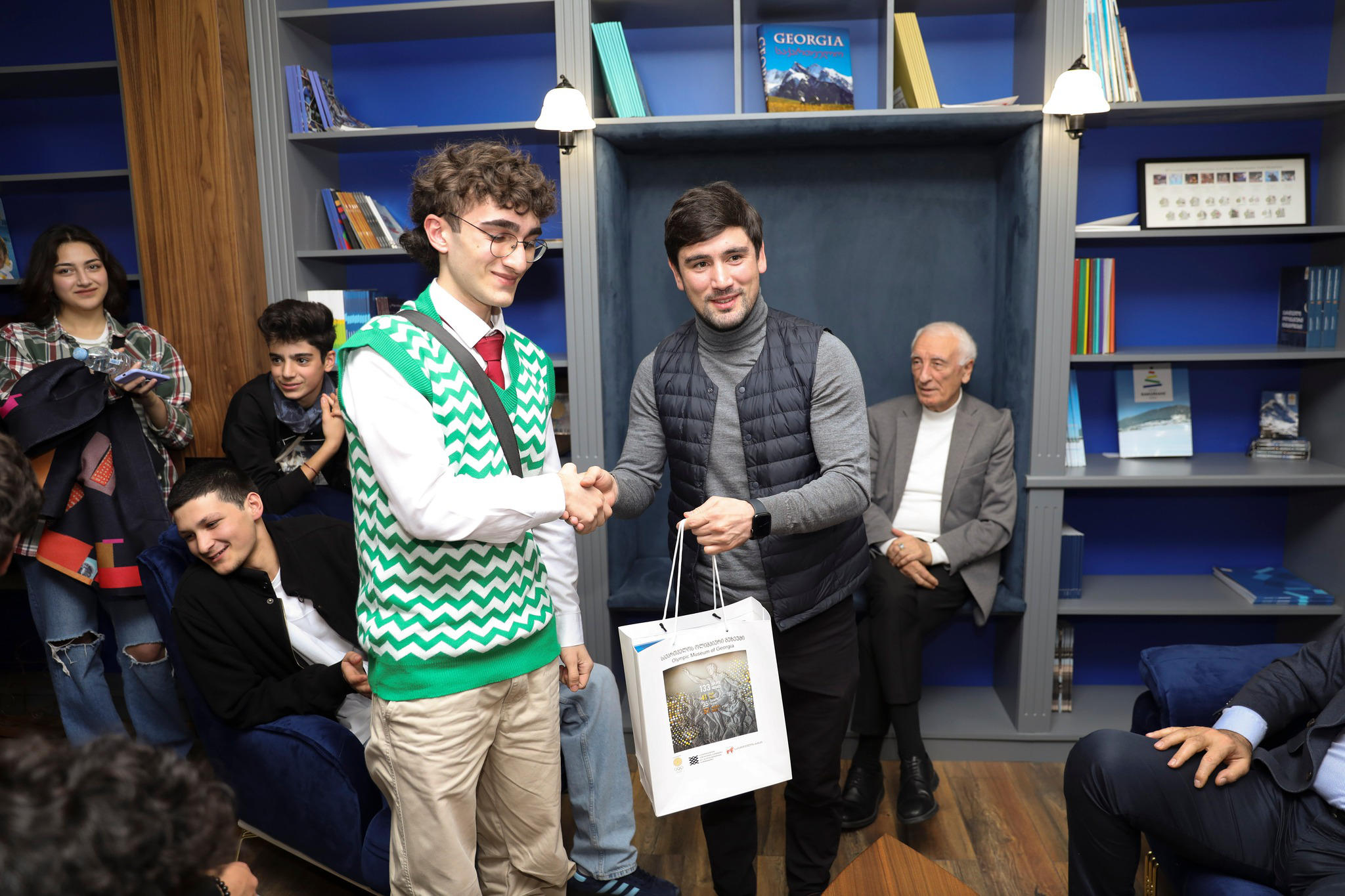 გორის მუნიციპალიტეტის მერი ახალგაზრდებთან ერთად, ოლიმპიურ მუზეუმს ესტუმრა