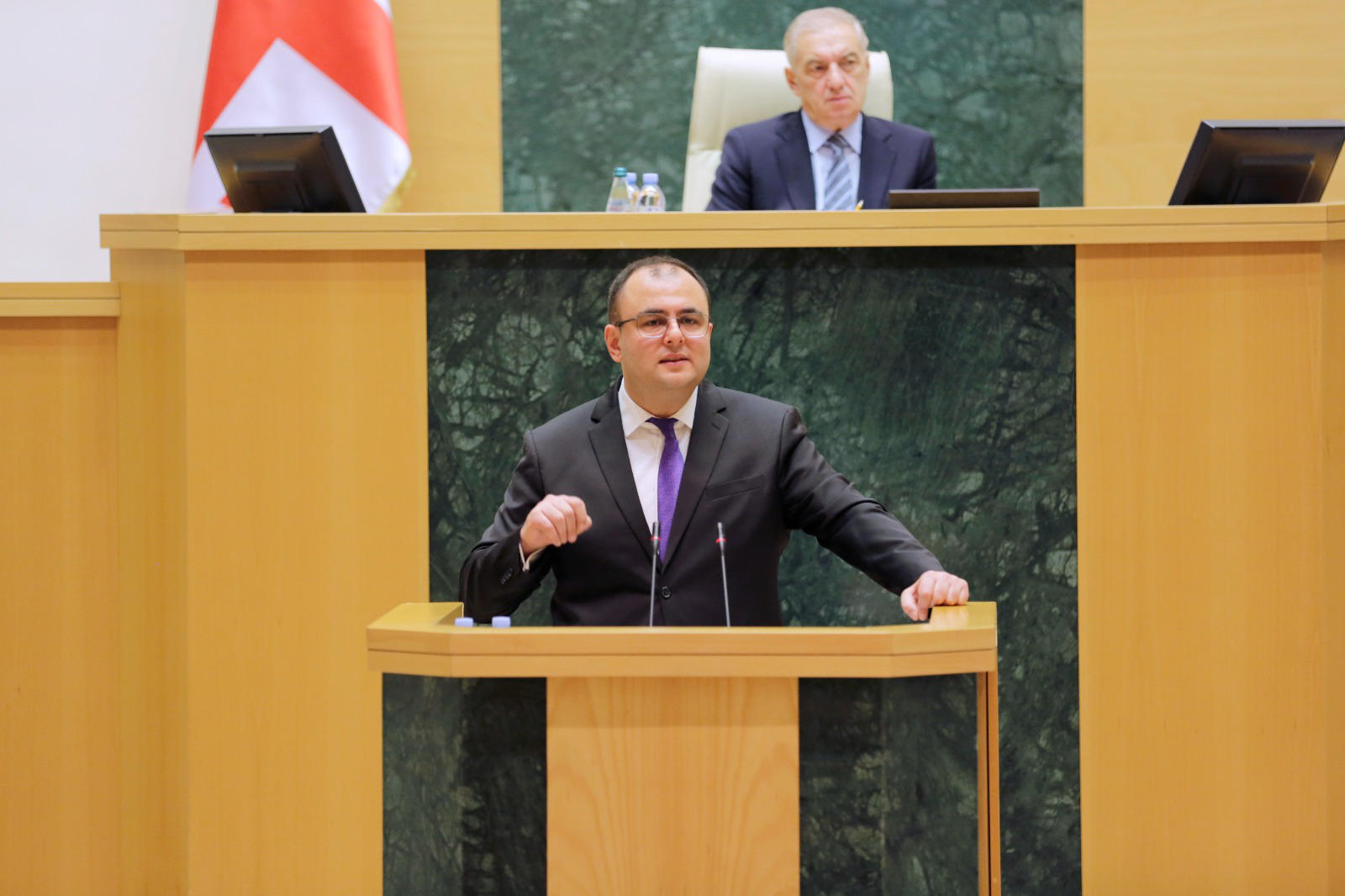 რატი ბრეგაძე - „ნაციონალურმა მოძრაობამ" ხელი მოაწერა რეზოლუციას, მტრის ნარატივს, „ქვების გროვა" უწოდა დაკარგულ ტერიტორიებს და ეს არის სირცხვილი, რომელსაც ვერასდროს ჩამოირეცხავენ