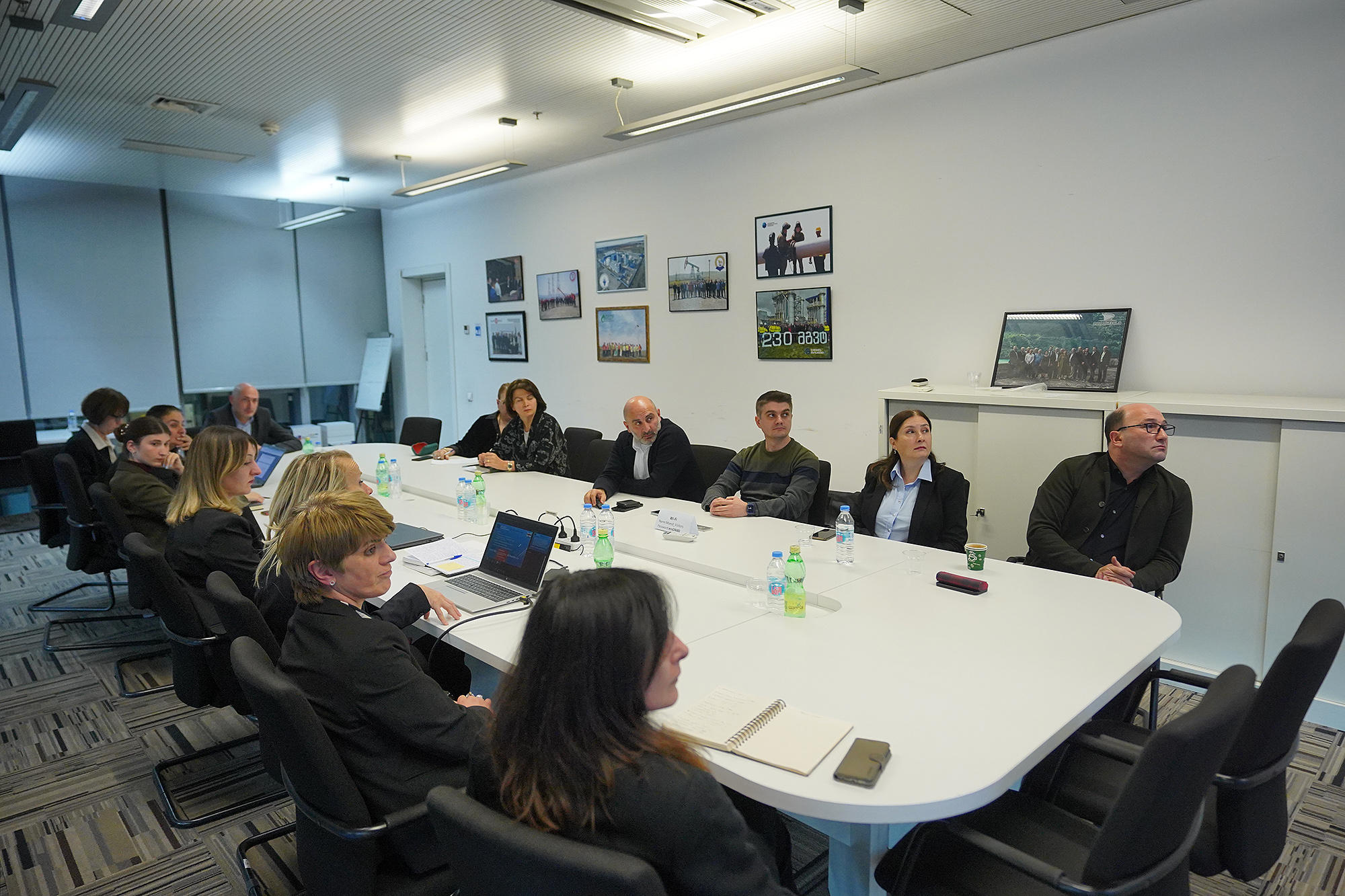 ევროკავშირის ექსპერტის მონაწილეობით ეკონომიკის სამინისტროში კერძო სექტორთან ერთად „ფოსტის შესახებ" კანონპროექტი განიხილეს