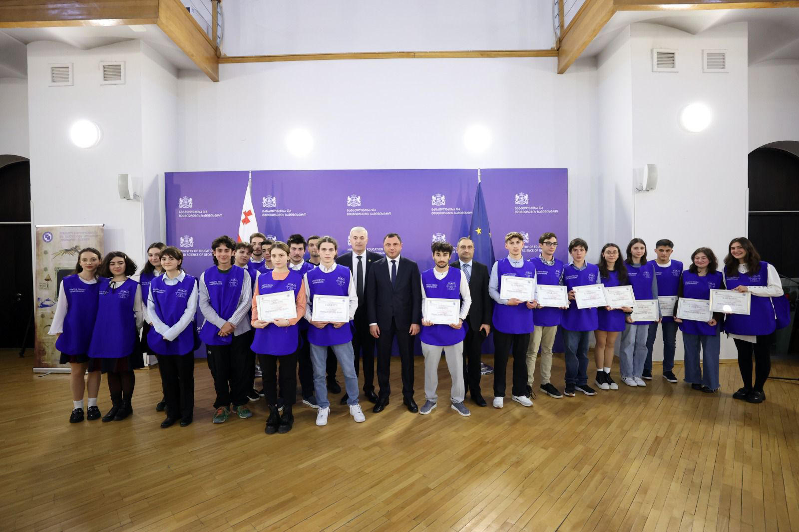 გიორგი ამილახვარმა მოსწავლე გამომგონებელთა კონკურსის „ლეონარდო და ვინჩის“ გამარჯვებულები დააჯილდოვა